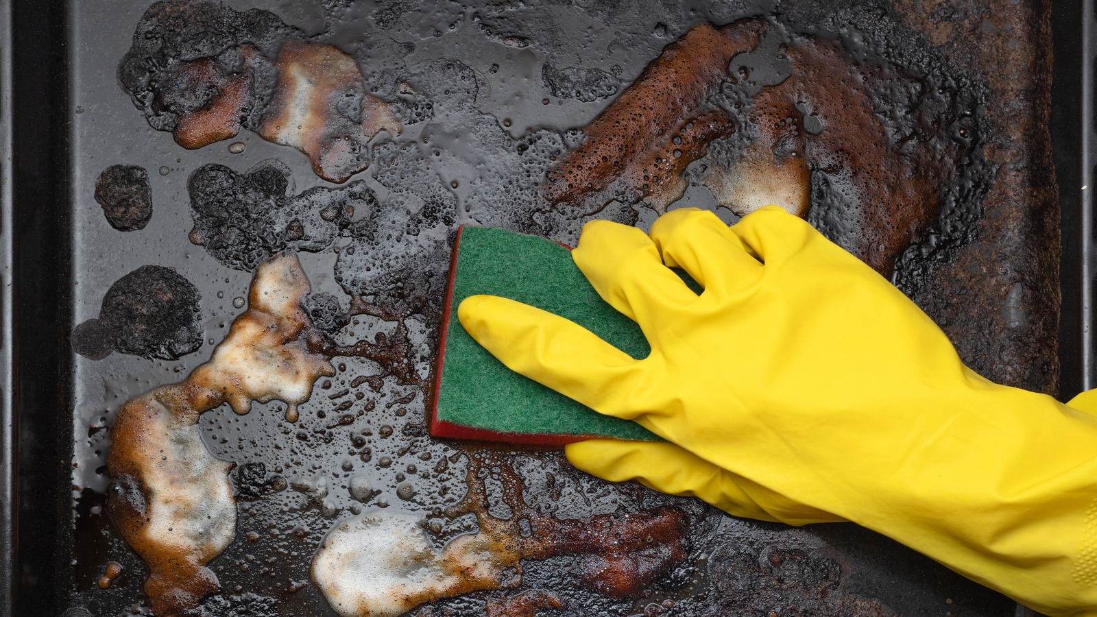 The Natural Ingredients You Should Be Using To Banish Burnt Residue