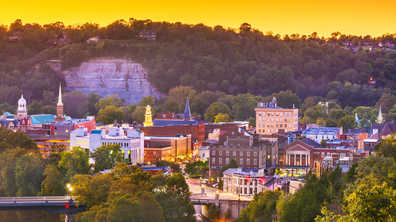 Frankfort, Kentucky skyline during sunset 