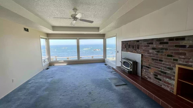 Living room of Oregon home
