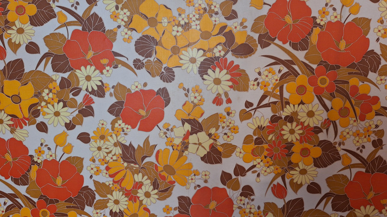 Bold 1970s wallpaper pattern