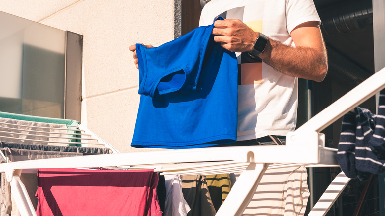 Hanging tee on drying rack