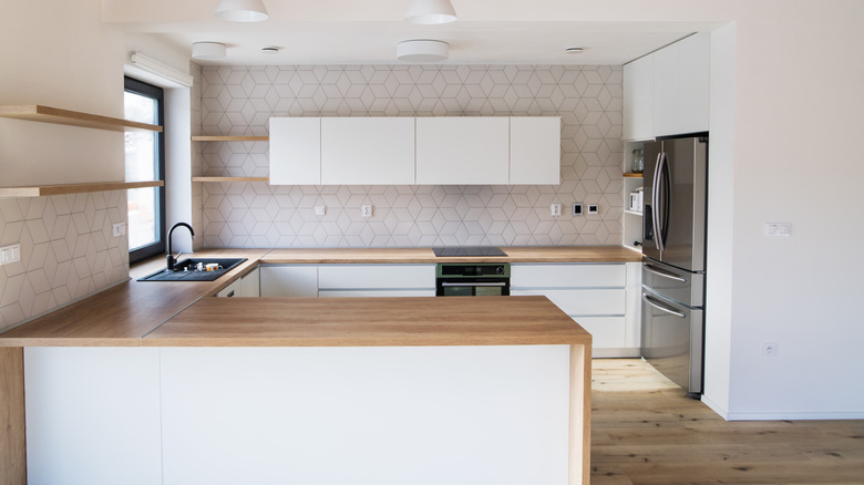 A kitchen peninsula