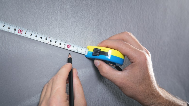 Marking measurements with tape