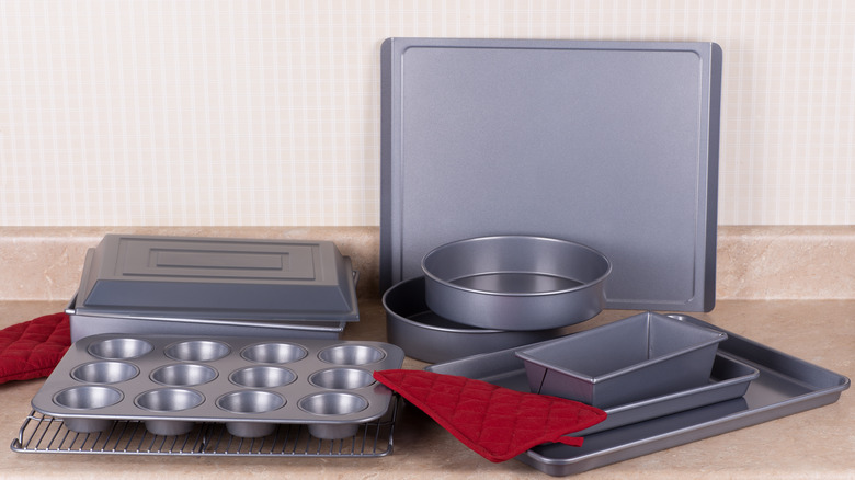 set of bakeware