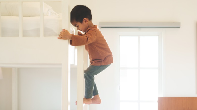 climbing bunk bed ladder
