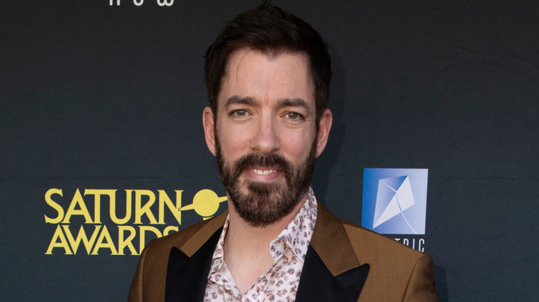 The Popular Bedroom Accessory That Drew Scott Avoids At All Costs