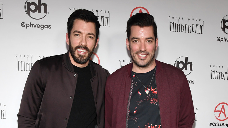 Drew and Jonathan Scott smiling