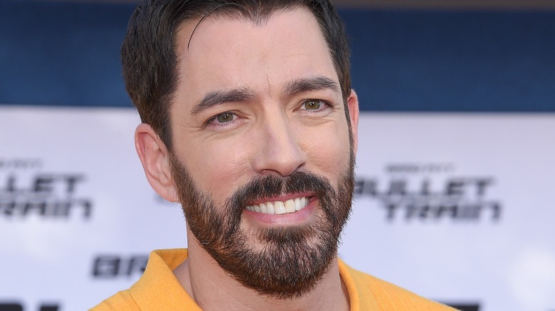 Drew Scott smiling