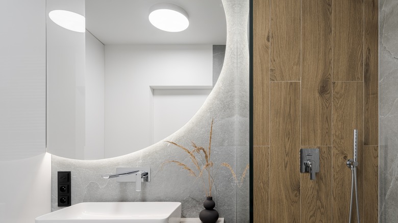 light-up bathroom mirror