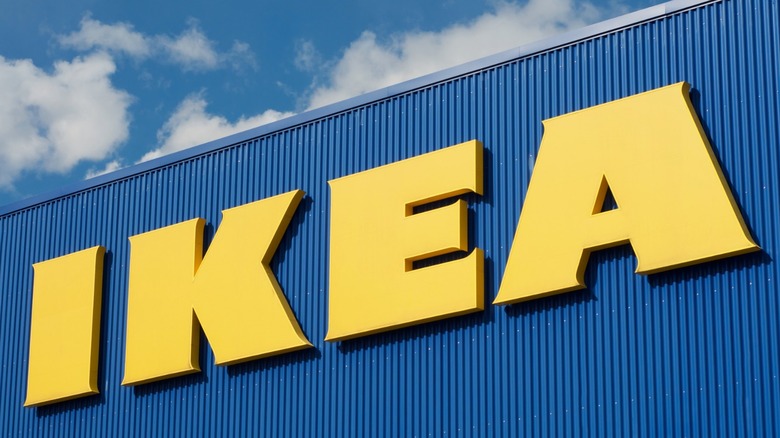 The yellow and blue IKEA sign