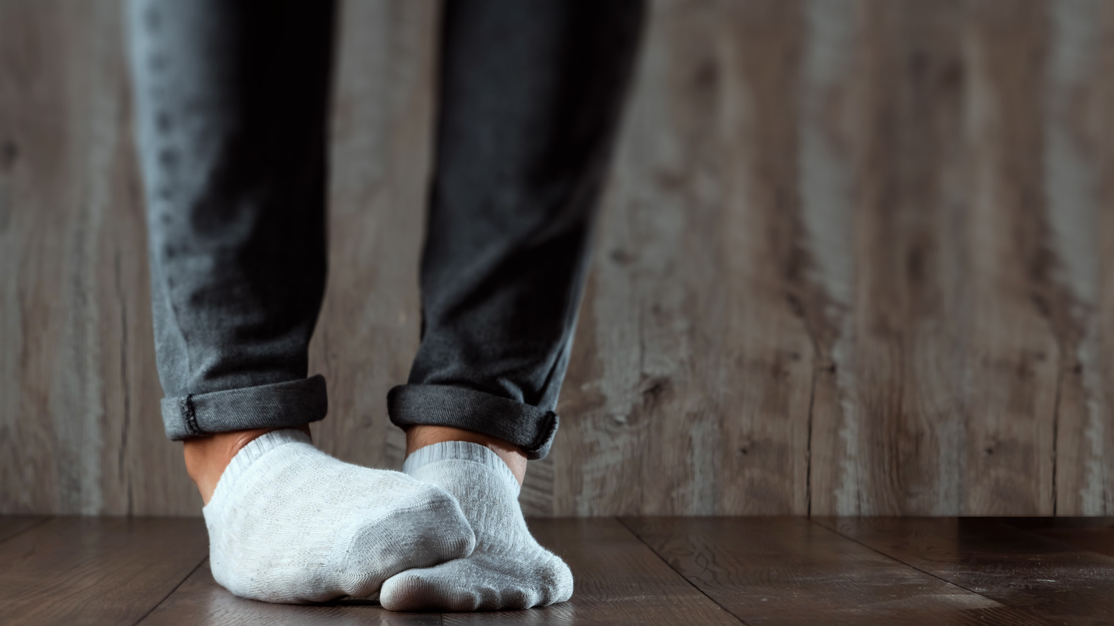The Reason Your Clothes Still Smell After Washing Them