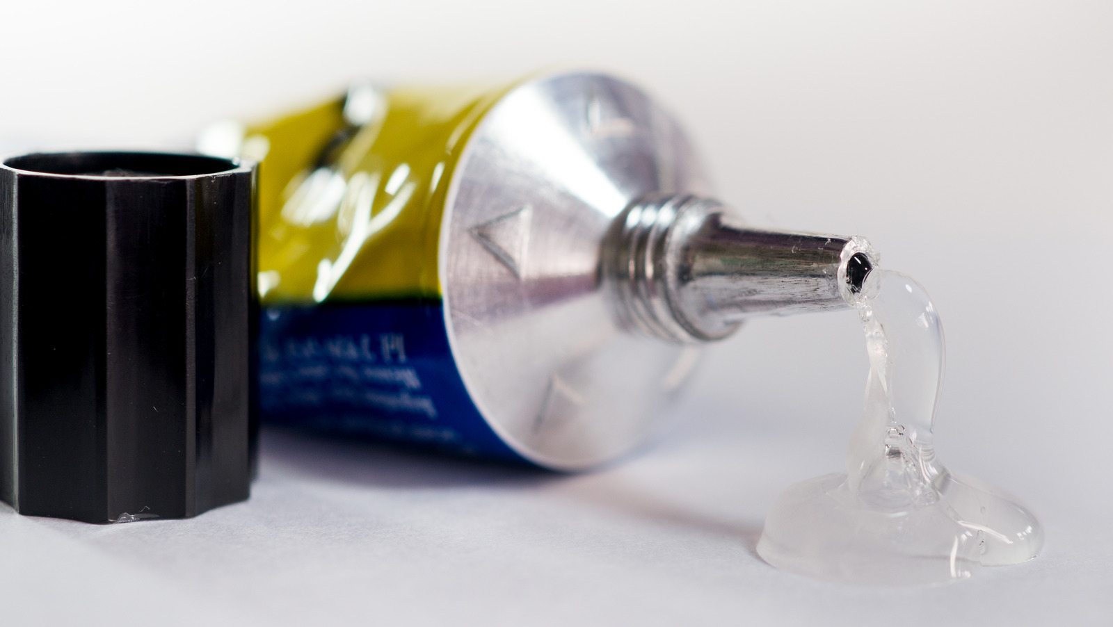 The Right Way To Dispose Of Glue