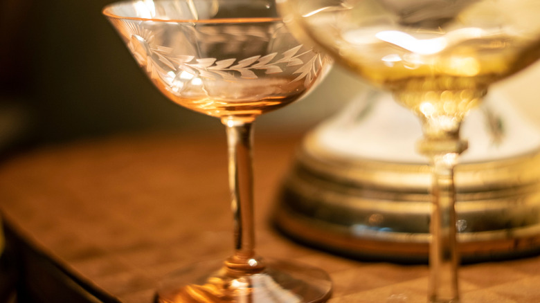 1920s style coupe glasses