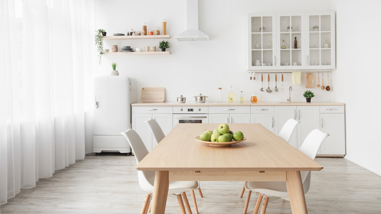 Scandi eat-in kitchen