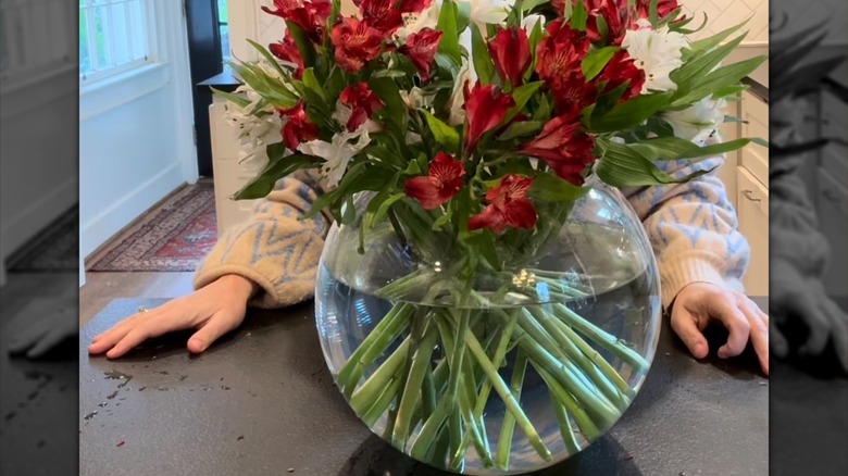 Glass bowl filled with flowers