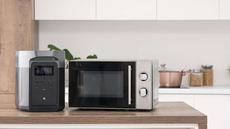 toaster and air fryer on kitchen counter
