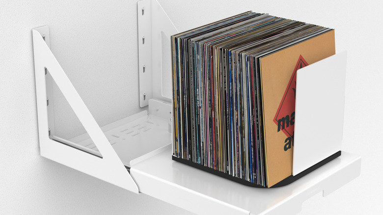 The Toneoptic rpm extended and holding several vinyl records
