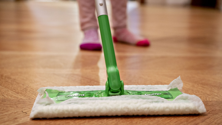 Swiffer mop