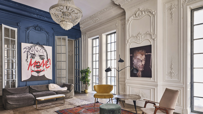 Traditional eclectic living room design