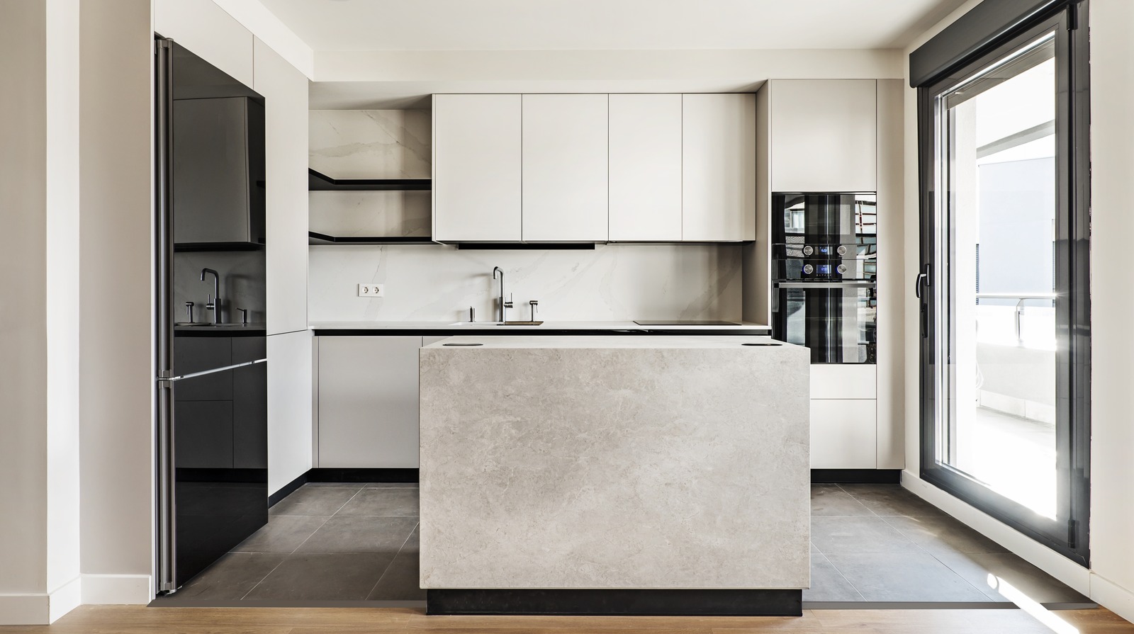 The Tiny Change You Can Make To Your Kitchen That'll Make It Look More ...