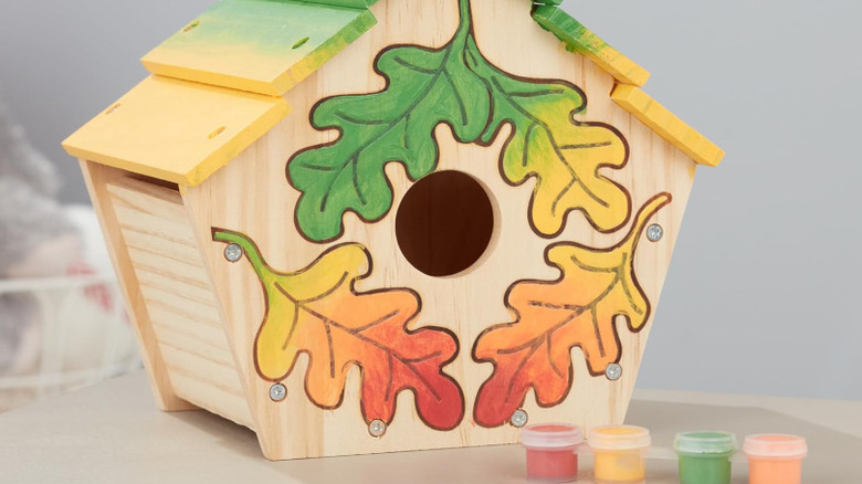 Melissa & Doug birdhouse kit with small paint pots