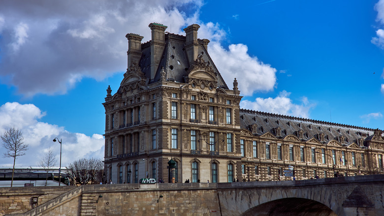 École du Louvre - exterior