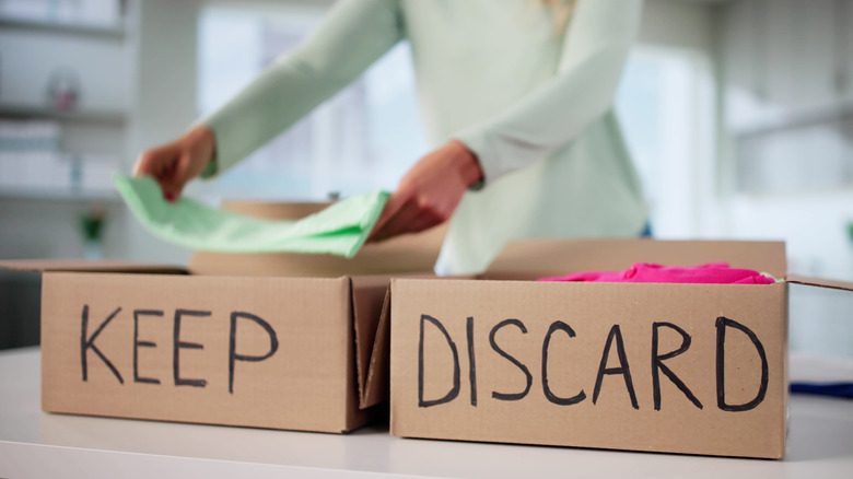 keep and discard cardboard boxes