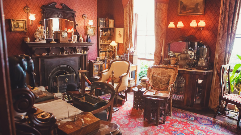 Victorian sitting area with chairs