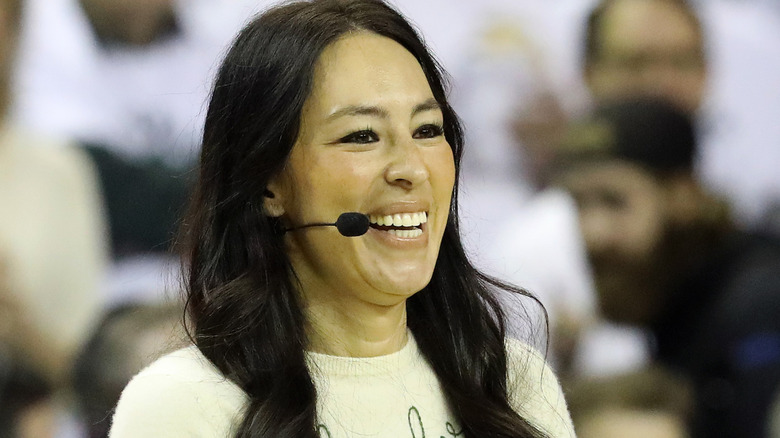 Joanna Gaines speaking at an event
