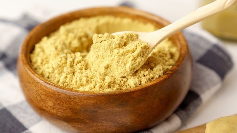ground mustard in bowl