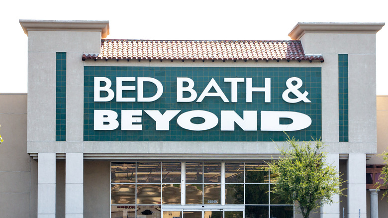 Bed Bad and Beyond storefront