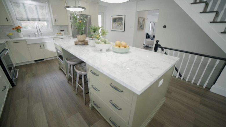 Open kitchen floor plan