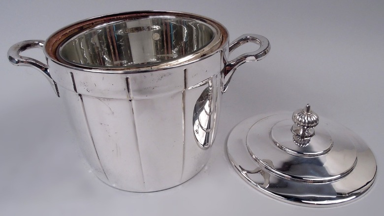 A William Rogers silverplated ice bucket