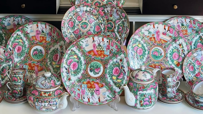 A beautiful Famille Rose Rose Medallion vintage china service.