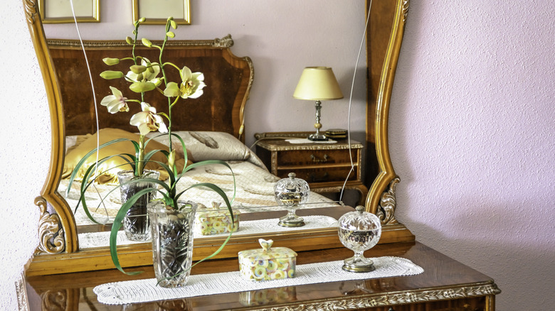 French-inspired dressing table in bedroom