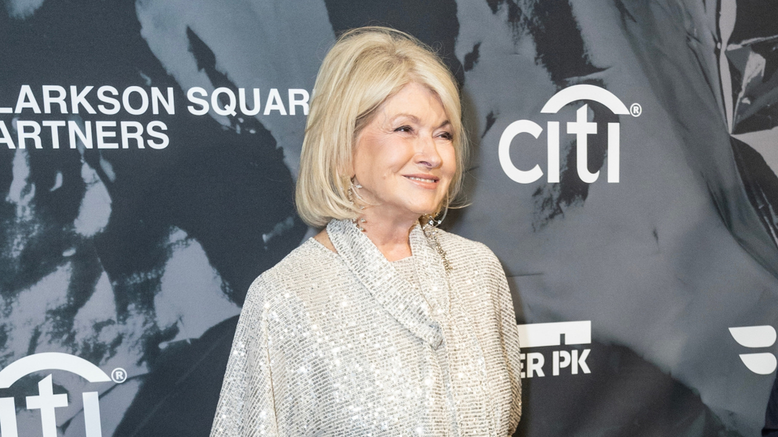 Martha Stewart Wants To Sell You Her Home - Sort Of, image size:1600x900