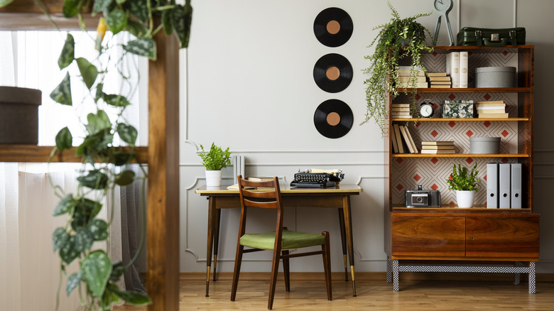 The Vintage Solution To Divide Up Rooms And Add Visual Interest