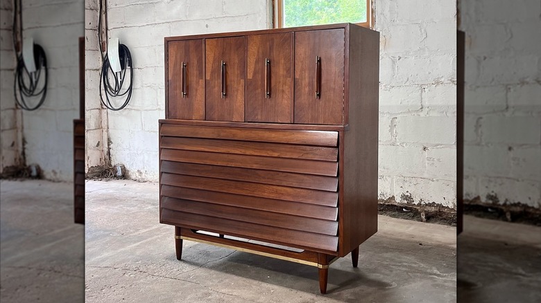 A midcentury American of Martinsville dresser with slatted doors