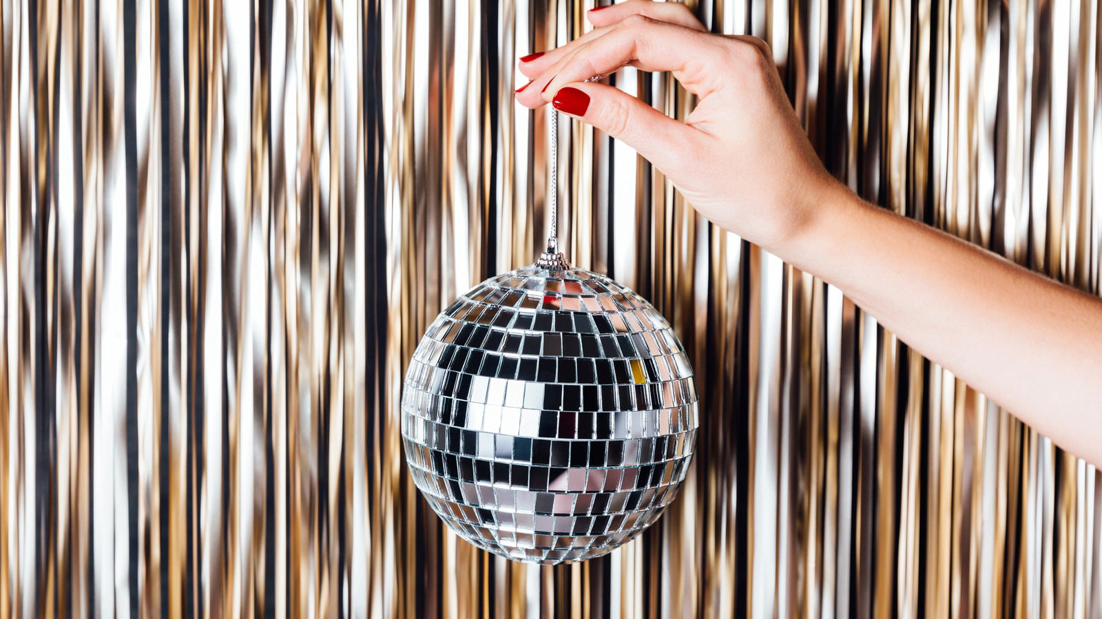 The Viral Disco Door Hack Adds An Easy DIY Sparkle Accent To Any Room – House Digest