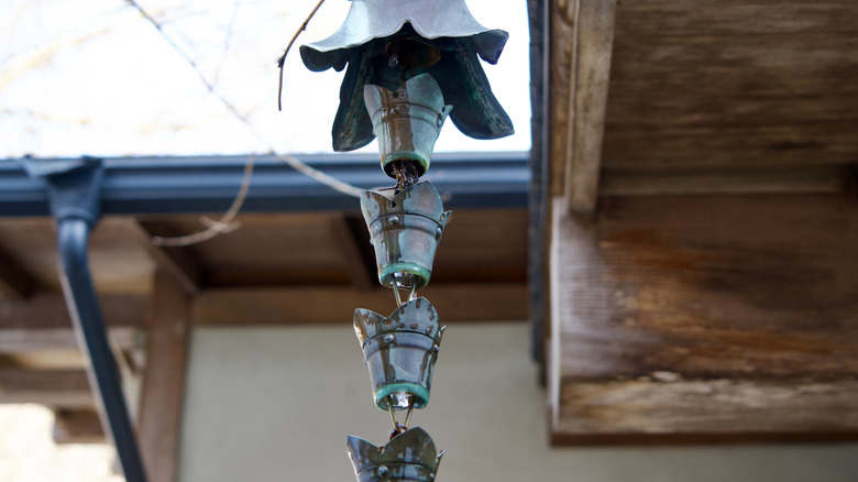 rain chain conducting water downwards