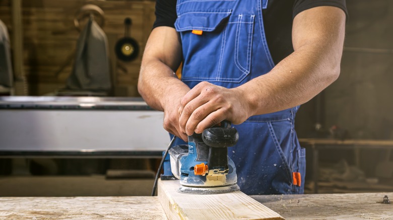 Carpenter sanding board