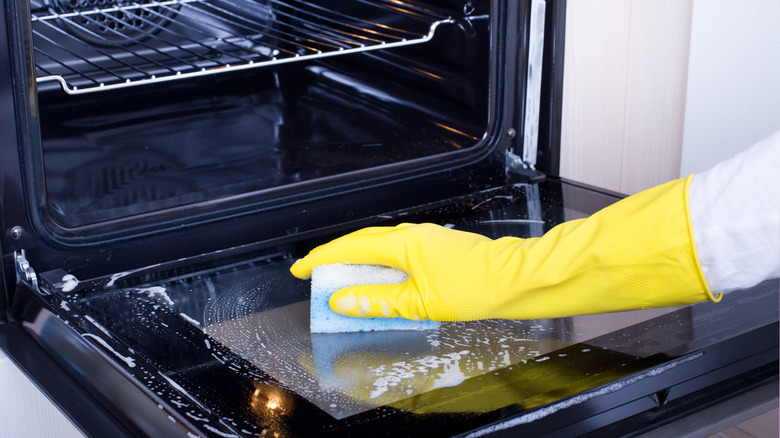 cleaning interior of oven