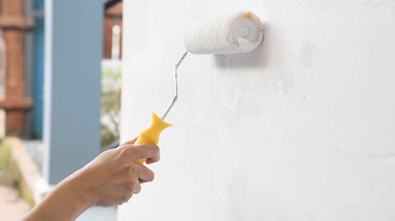 painting white wall