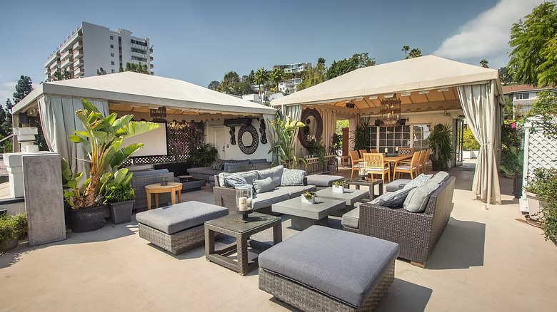 Courtyard with outdoor couches