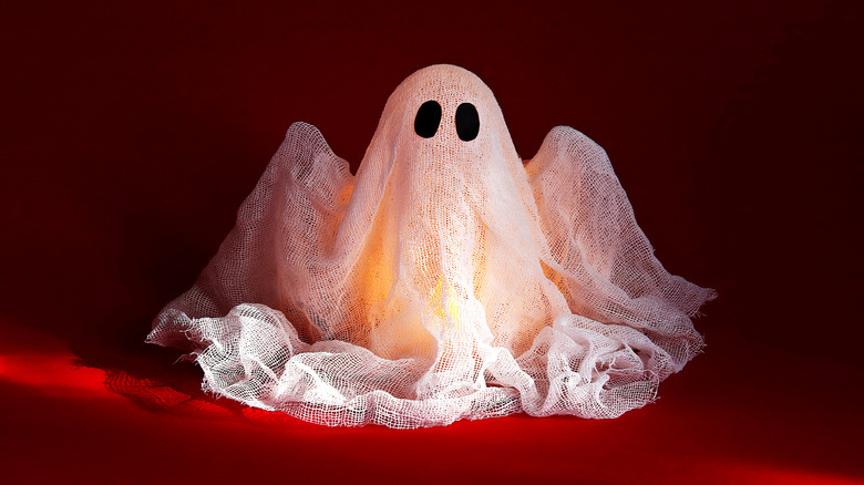 DIY CHeesecloth ghost
