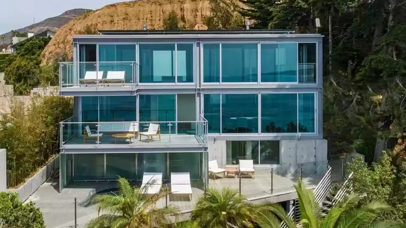 This AllGlass Oceanfront Malibu Home Is Selling For An Astounding Amount