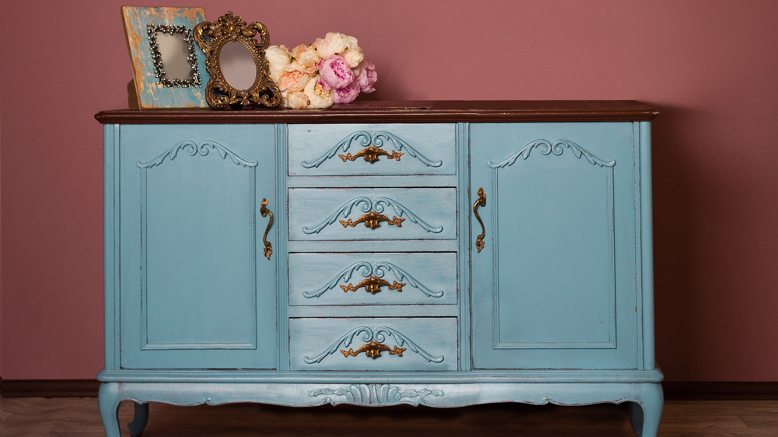 This Dining Room Staple May Be The Key To Styling Your Outdated Dresser