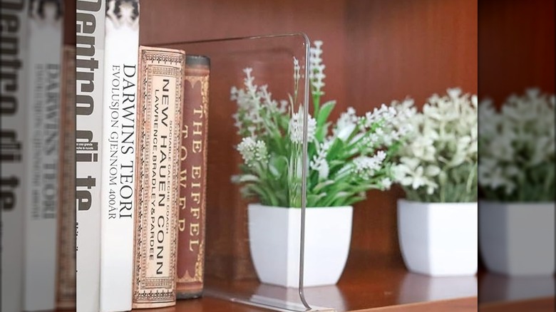 Shelf divider 
