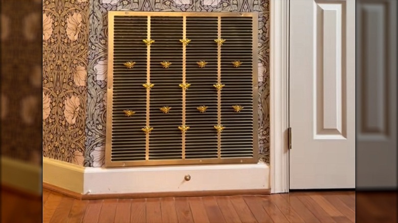 gold vent cover with bee magnets