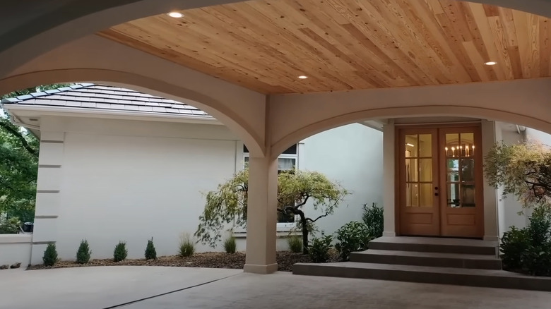 modern house entryway